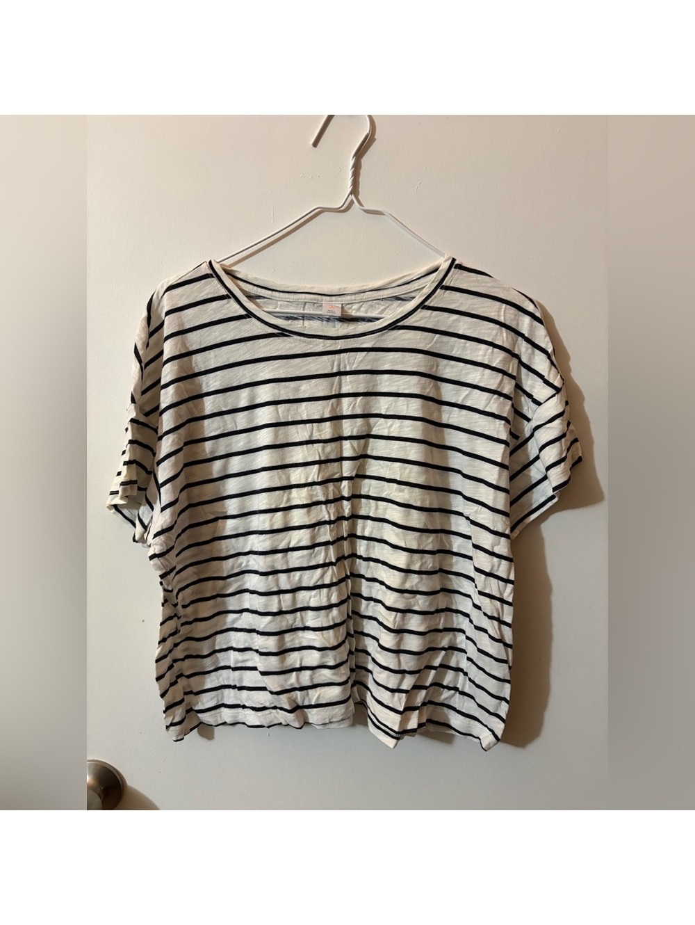 Women’s Old Navy Petite Large Striped Black and White Top Tote10